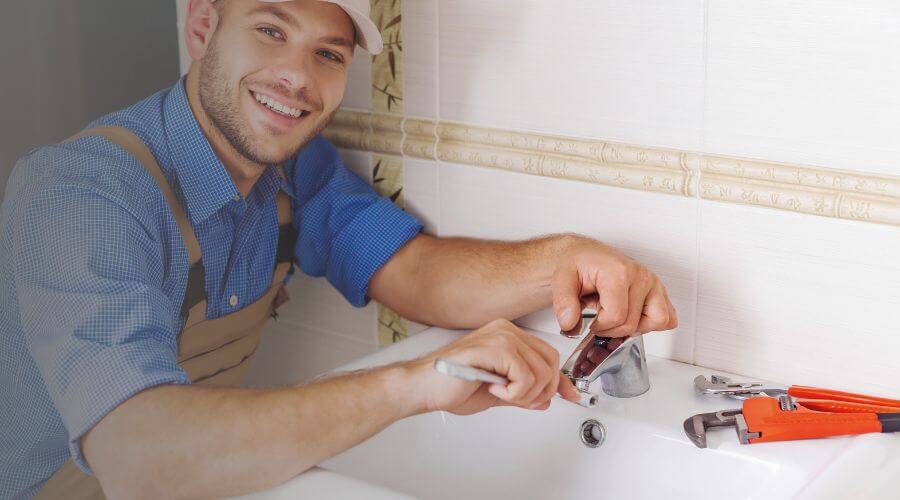 Professional clogged drains services in Crothersville, IN
